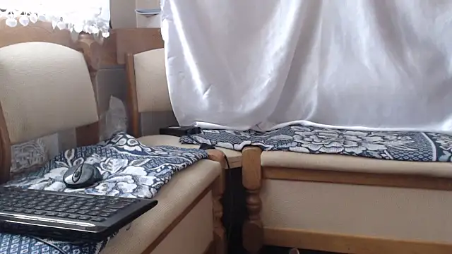 Burberrry  online show from May 18, 2026, 5:34 am