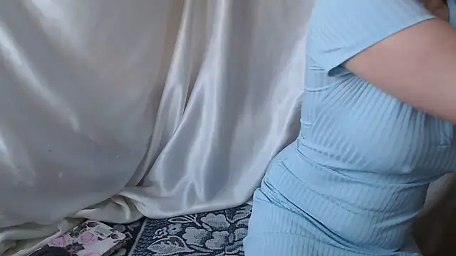 Burberrry  online show from November 20, 2025, 1:12 pm