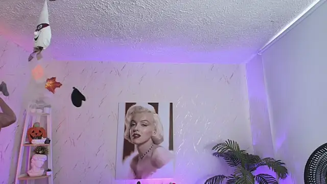 SALOOMEE   online show from April 12, 2026, 12:08 pm