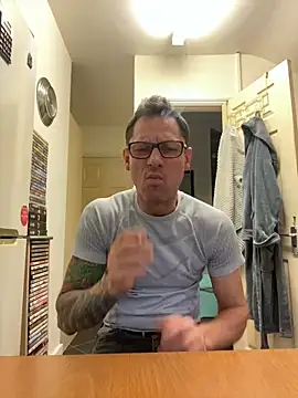 Snapshot of Yourhotboy_42 chatting on February 8, 2025, 3:53 pm Yourhotboy 42 online show from February 8, 2025, 3:53 pm