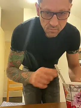 Snapshot of Yourhotboy_42 chatting on February 6, 2025, 5:19 pm Yourhotboy 42 online show from February 6, 2025, 5:19 pm