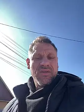 Snapshot of Yourhotboy_42 chatting on March 21, 2025, 8:17 am Yourhotboy 42 online show from March 21, 2025, 8:17 am