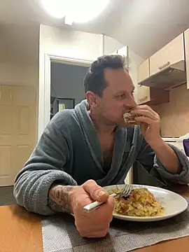 Snapshot of Yourhotboy_42 chatting on February 5, 2025, 11:39 pm Yourhotboy 42 online show from February 5, 2025, 11:39 pm