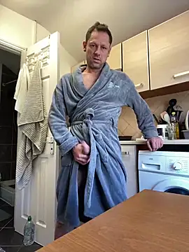 Snapshot of Yourhotboy_42 chatting on March 9, 2025, 3:05 pm Yourhotboy 42 online show from March 9, 2025, 3:05 pm