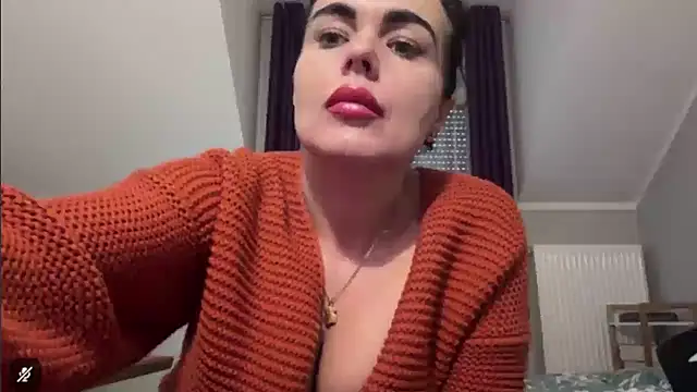 Snapshot of DESIREjenny chatting on December 5, 2025, 8:02 am DESIREjenny online show from December 5, 2025, 8:02 am