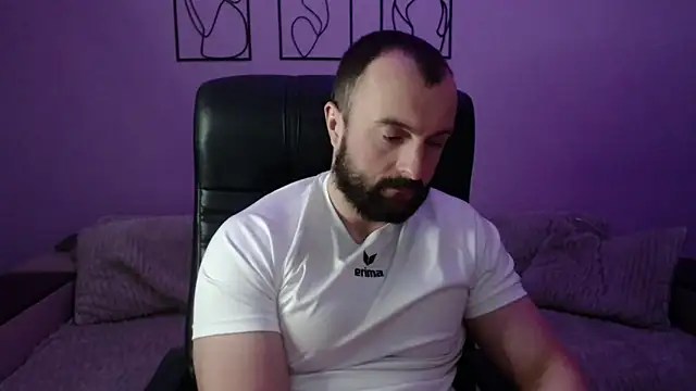 Snapshot of brindlefly6969 chatting on April 15, 2026, 10:43 am brindlefly6969 online show from April 15, 2026, 10:43 am