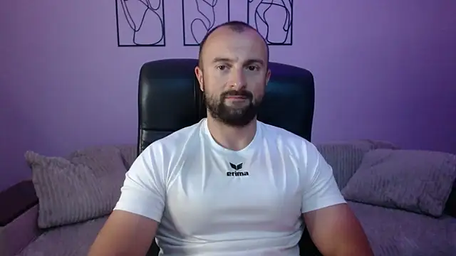 brindlefly6969 online show from June 30, 2026, 10:37 am