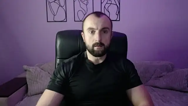 brindlefly6969 online show from November 18, 2025, 11:35 am