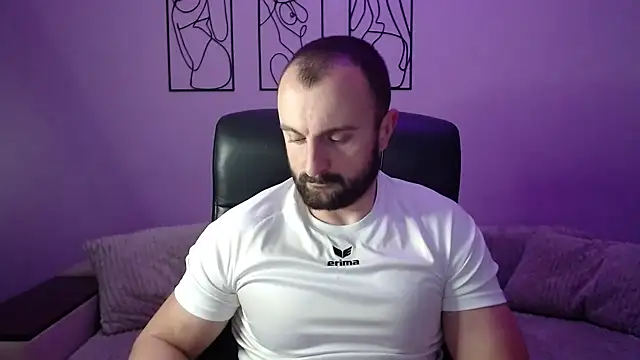 brindlefly6969 online show from November 10, 2025, 11:37 am