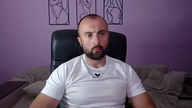 brindlefly6969 online show from July 1, 2026, 10:48 am