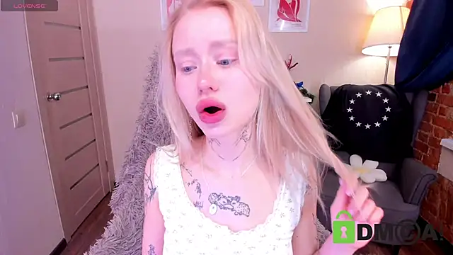 Snapshot of MalenaErnman chatting on January 15, 2025, 10:27 am MalenaErnman online show from January 15, 2025, 10:27 am