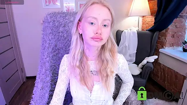 Snapshot of MalenaErnman chatting on February 28, 2025, 1:36 pm MalenaErnman online show from February 28, 2025, 1:36 pm