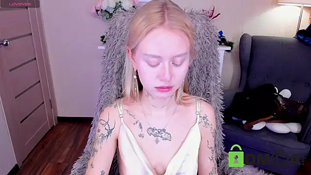 Snapshot of MalenaErnman chatting on January 12, 2025, 10:34 am MalenaErnman online show from January 12, 2025, 10:34 am