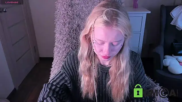 Snapshot of MalenaErnman chatting on September 21, 2025, 10:31 am MalenaErnman online show from September 21, 2025, 10:31 am