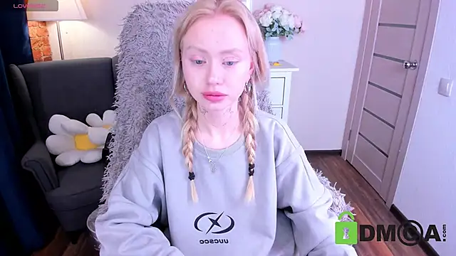 Snapshot of MalenaErnman chatting on March 2, 2025, 10:37 am MalenaErnman online show from March 2, 2025, 10:37 am