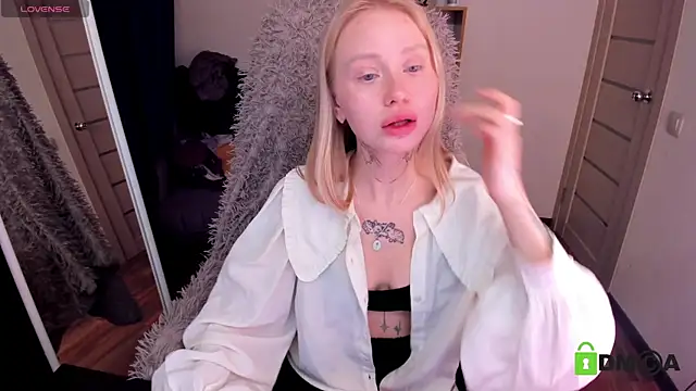 Snapshot of MalenaErnman chatting on January 16, 2025, 1:36 pm MalenaErnman online show from January 16, 2025, 1:36 pm