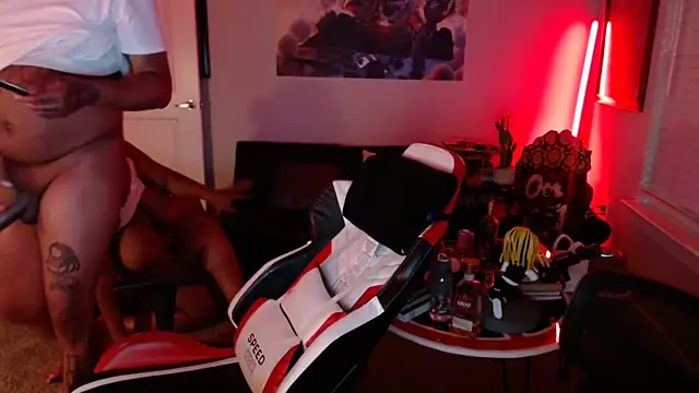 4EVAGLACIERS online show from September 15, 2025, 2:34 am