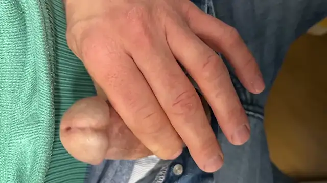 havefun32 online show from April 13, 2026, 1:37 pm