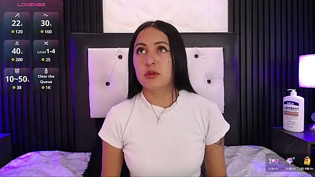 Snapshot of isabella_smith_ chatting on March 21, 2025, 7:35 pm isabella smith online show from March 21, 2025, 7:35 pm