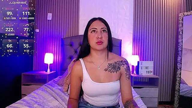 Snapshot of isabella_smith_ chatting on February 10, 2025, 1:44 pm isabella smith online show from February 10, 2025, 1:44 pm