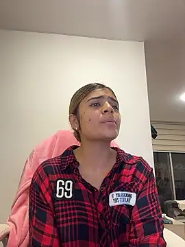 Snapshot of pamell_col chatting on January 11, 2026, 12:06 am pamell col online show from January 11, 2026, 12:06 am