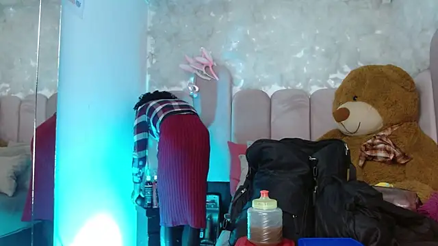 Snapshot of puca_ebony chatting on November 3, 2025, 12:31 pm puca ebony online show from November 3, 2025, 12:31 pm