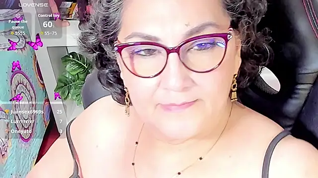 Snapshot of cataleya_mom chatting on October 21, 2025, 3:00 pm cataleya mom online show from October 21, 2025, 3:00 pm