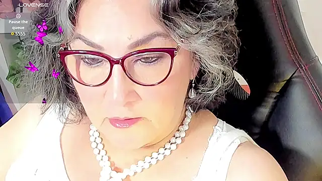 Snapshot of cataleya_mom chatting on October 24, 2025, 11:59 pm cataleya mom online show from October 24, 2025, 11:59 pm