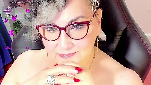 Snapshot of cataleya_mom chatting on November 2, 2025, 9:31 pm cataleya mom online show from November 2, 2025, 9:31 pm