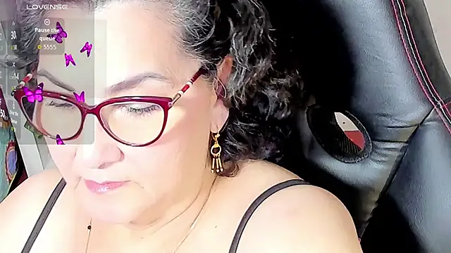 Snapshot of cataleya_mom chatting on October 21, 2025, 2:55 am cataleya mom online show from October 21, 2025, 2:55 am