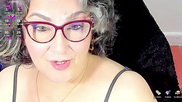 Snapshot of cataleya_mom chatting on November 10, 2025, 10:15 pm cataleya mom online show from November 10, 2025, 10:15 pm