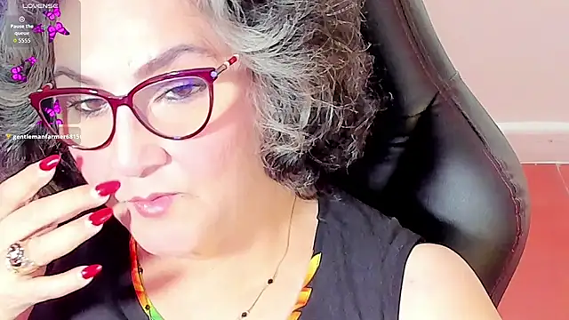 Snapshot of cataleya_mom chatting on November 5, 2025, 7:50 pm cataleya mom online show from November 5, 2025, 7:50 pm