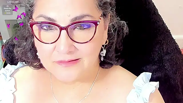 Snapshot of cataleya_mom chatting on November 22, 2025, 3:00 pm cataleya mom online show from November 22, 2025, 3:00 pm