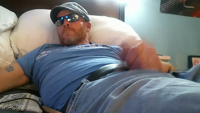 Snapshot of Twattagecottage1 chatting on January 14, 2025, 3:11 am Twattagecottage1 online show from January 14, 2025, 3:11 am