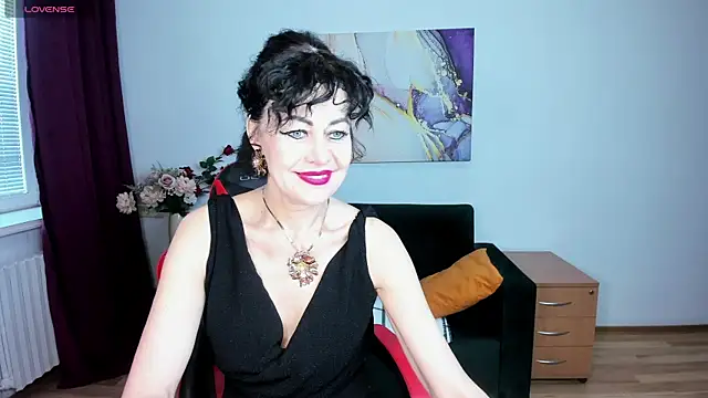 Snapshot of Silvia_Wallec chatting on May 6, 2026, 5:44 am Silvia Wallec online show from May 6, 2026, 5:44 am