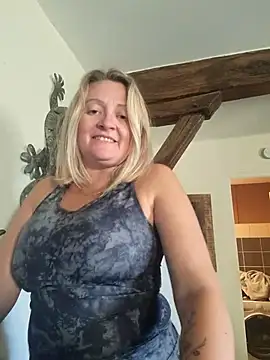 lady charlyne online show from February 27, 2025, 8:56 am