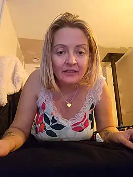 lady charlyne online show from December 9, 2024, 11:04 am