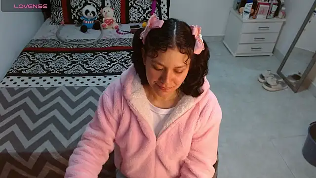 Snapshot of soniafuckboobs chatting on October 4, 2025, 12:45 am soniafuckboobs online show from October 4, 2025, 12:45 am