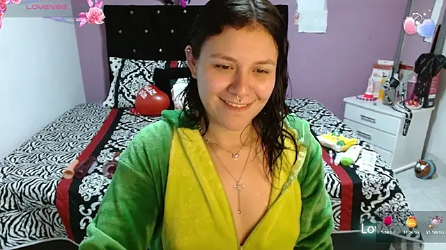 Snapshot of soniafuckboobs chatting on March 19, 2025, 9:48 pm soniafuckboobs online show from March 19, 2025, 9:48 pm