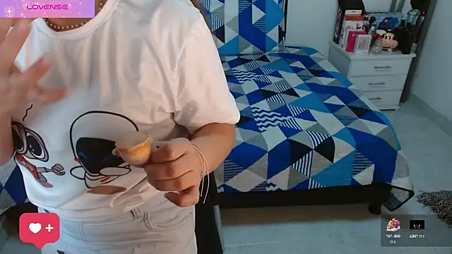 Snapshot of soniafuckboobs chatting on September 22, 2025, 12:33 pm soniafuckboobs online show from September 22, 2025, 12:33 pm