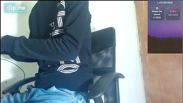 Snapshot of GrayHornyX chatting on April 30, 2026, 12:23 pm GrayHornyX online show from April 30, 2026, 12:23 pm
