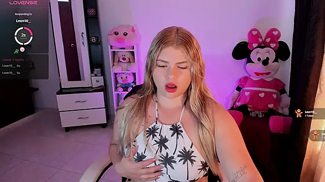 chloejones   online show from February 25, 2025, 6:55 pm