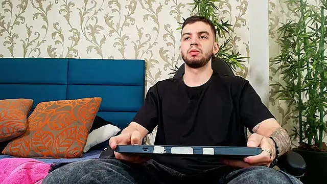 Michael magno online show from July 16, 2026, 4:26 pm