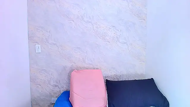 Snapshot of sofi_balvin chatting on February 25, 2025, 7:16 pm sofi balvin online show from February 25, 2025, 7:16 pm