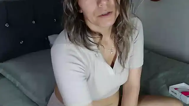 Snapshot of Chantal_hott chatting on October 10, 2025, 8:42 pm Chantal hott online show from October 10, 2025, 8:42 pm