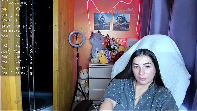 Fiery Brunette  online show from September 27, 2025, 9:37 am