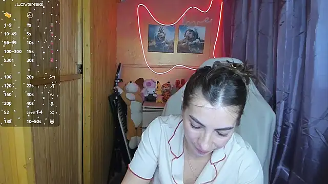 Fiery Brunette  online show from February 25, 2025, 7:31 am