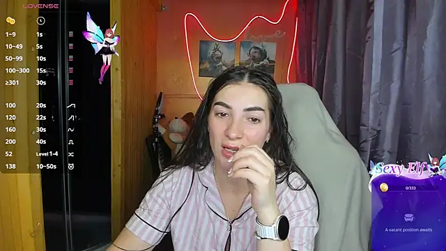 Fiery Brunette  online show from February 17, 2025, 6:31 am