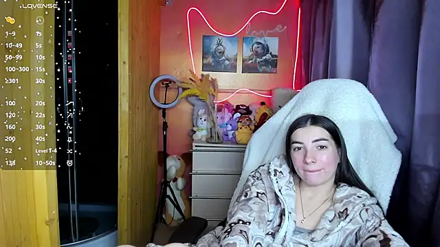 Fiery Brunette  online show from November 26, 2025, 9:31 am