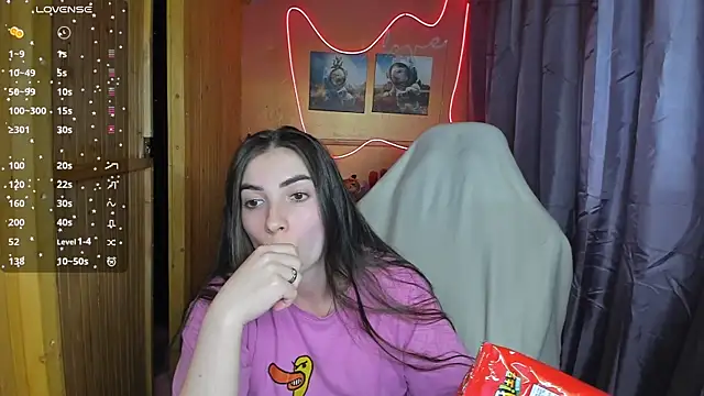 Fiery Brunette  online show from February 24, 2025, 3:42 pm